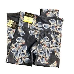 Floral Print High-Waisted Capri Leggings